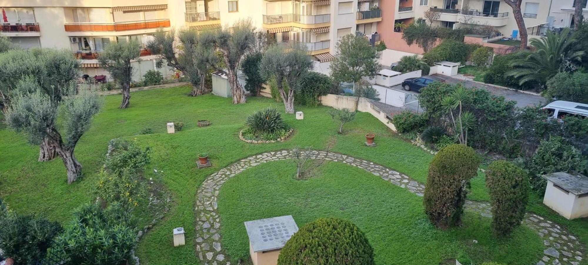 Le Sun-Beach - Spacieux 3 Pieces Avec Parking A 400 M Des Plages De Жуан-ле-Пен Экстерьер фото